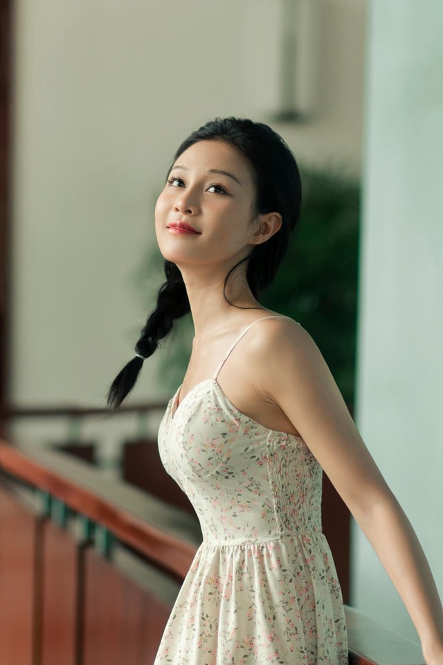 Nhờ vậy mỗi lần xuất hiện, Quỳnh Châu luôn xinh đẹp và rạng rỡ.