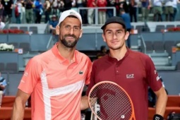 Djokovic dự giải Geneva Open: Có thể chạm trán "Zidane tennis", đòi món nợ Arnaldi