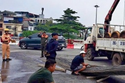 Phạt đến 40 triệu xe tự chế làm rơi bó sắt 12 mét khiến cầu Chương Dương tê liệt