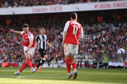 Video bóng đá Arsenal - Newcastle: Siêu phẩm định đoạt vé Cúp C1 (Ngoại hạng Anh)
