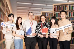 Học tiếng Anh tại SunUni Academy: Giỏi nhờ thầy Việt, chuẩn nhờ thầy Tây