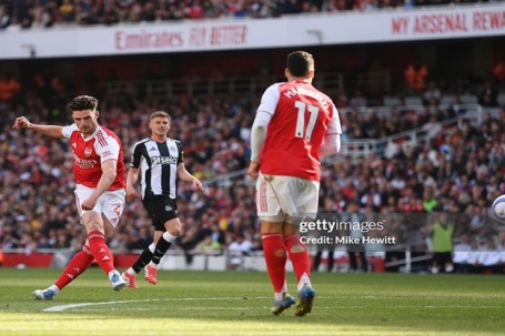Video bóng đá Arsenal - Newcastle: Siêu phẩm định đoạt vé Cúp C1 (Ngoại hạng Anh)