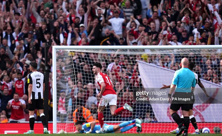 Rice ghi bàn thắng quyết định giúp "Pháo thủ" đánh bại Newcastle