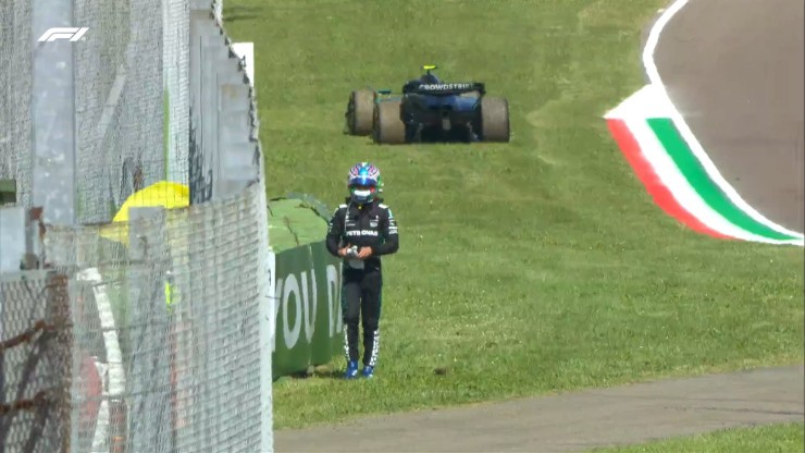  Antonelli đáng tiếc rời khỏi cuộc đua do sự cố kĩ thuật