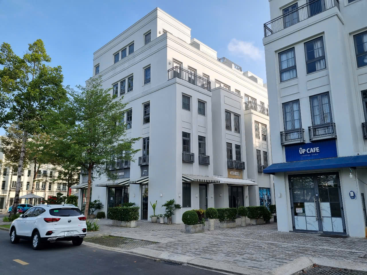 Nhà phố thương mại tại Khu đô thị sân bay KITA Airport City