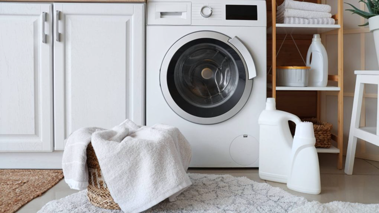 Giặt đồ ở nhiệt độ cao vẫn không diệt sạch được vi khuẩn trên quần áo.