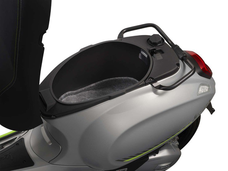 Vespa Sprint Tech 155 2025 trình làng: Lột xác