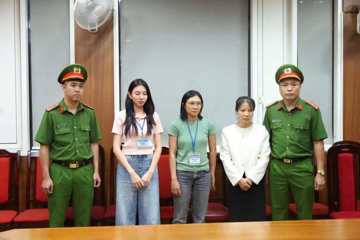 Các bị can vừa bị khởi tố. Ảnh: Bộ Công an