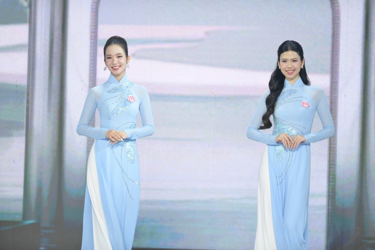 Thí sinh Nguyễn Phương Nhi, SBD 238,
sinh năm 2003, đến từ TP Huế. Cô cao 1,71 m, nặng 49 kg, số đo ba
vòng 75-57-89 cm. Phương Nhi là một trong hai thí sinh có vòng eo
nhỏ nhất Hoa hậu Việt Nam 2024. Cô hiện là sinh viên Đại học Kinh
tế - Đại học Đà Nẵng, từng giành Á khôi 2 Hoa khôi sinh viên Việt
Nam khu vực miền Trung Tây Nguyên 2023. Phương Nhi có bằng IELTS
7.5, theo đuổi công việc MC song ngữ, người mẫu.