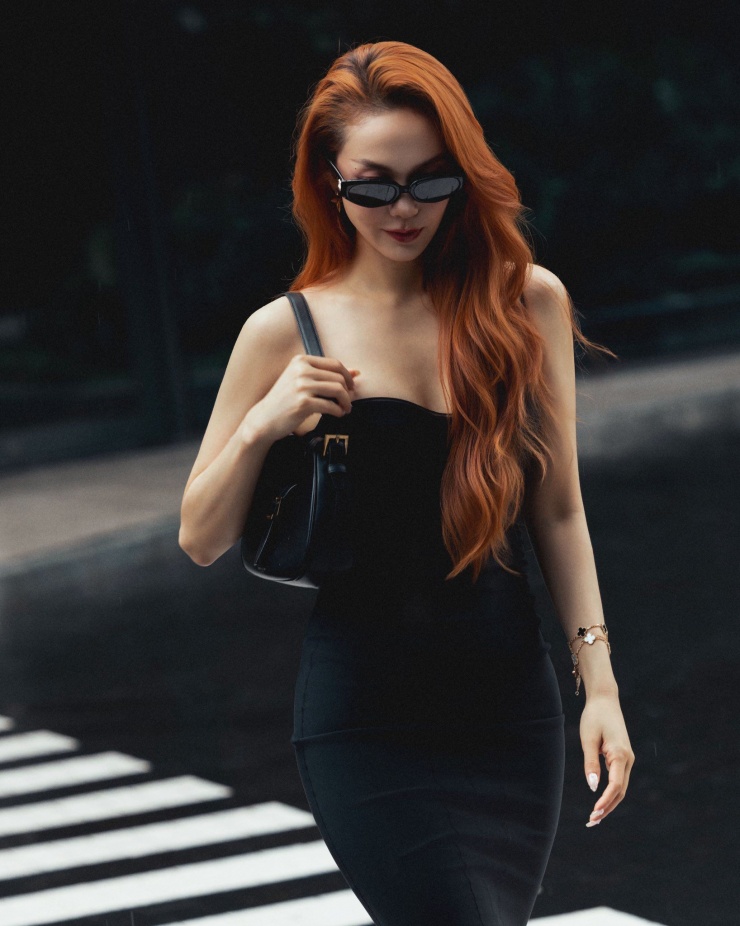 Trước những hình ảnh nữ diễn viên đăng tải trên trang cá nhân, mọi người cũng dành lời khen cho nhan sắc tươi tắn, mặn mà của Minh Hằng thời điểm hiện tại.