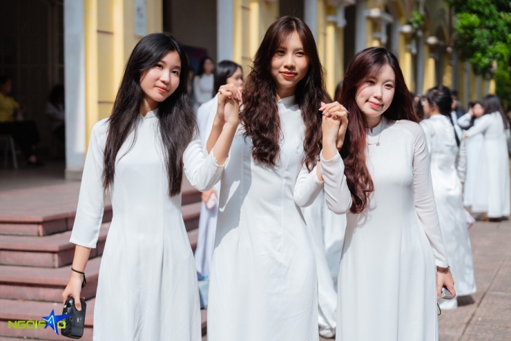 Nữ sinh Chu Văn An rạng ngời từ giã tuổi học trò - 8
