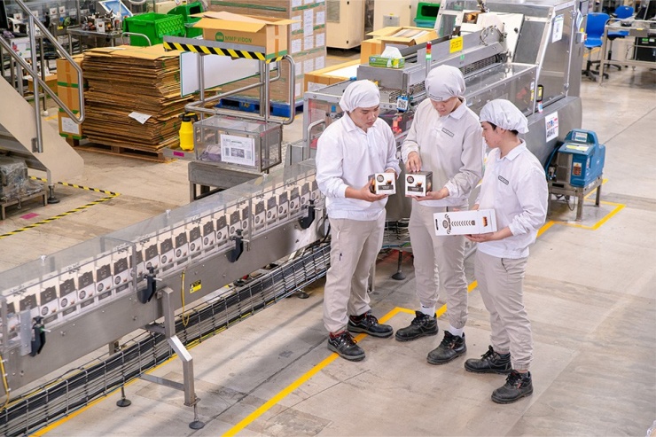 Sau 30 năm hoạt động chính thức tại Việt Nam, Nestlé đã rót gần 20.200 tỷ đồng vốn đầu tư, vận hành 4 nhà máy và sử dụng khoảng 2.300 lao động trên toàn quốc.