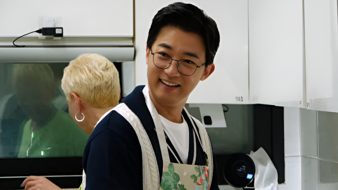 Diễn viên Ahn Jae Wook tham gia show truyền hình. Ảnh: Nate