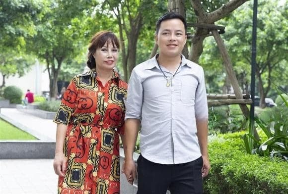 Năm 2018, lễ cưới của cô Lê Thị Thu Sao (sinh năm 1956) và anh Triệu Hoa Cương (sinh năm 1992) trở thành tâm điểm chú ý trên khắp các mặt báo.