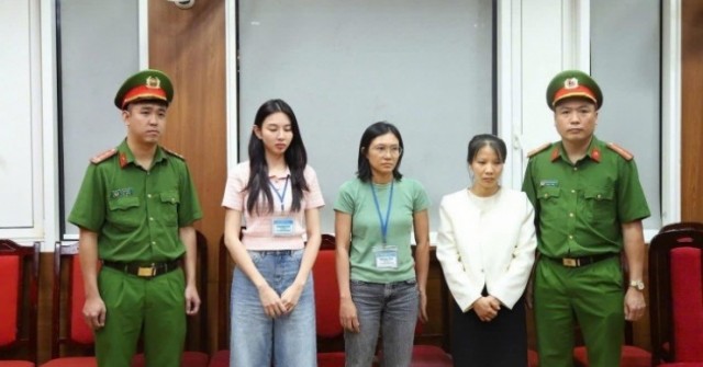 “Ông trùm kín tiếng” Lê Thành Công cùng hoa hậu...