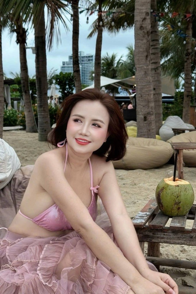 "Sự bình yên trong tâm hồn sau thời gian tu tập, rèn luyện bản thân giúp tôi thấy mình đẹp hơn", Hoàng Yến nói.