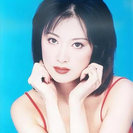 Thời trẻ, Kim Xảo Xảo dính nhiều tai tiếng về đời tư.