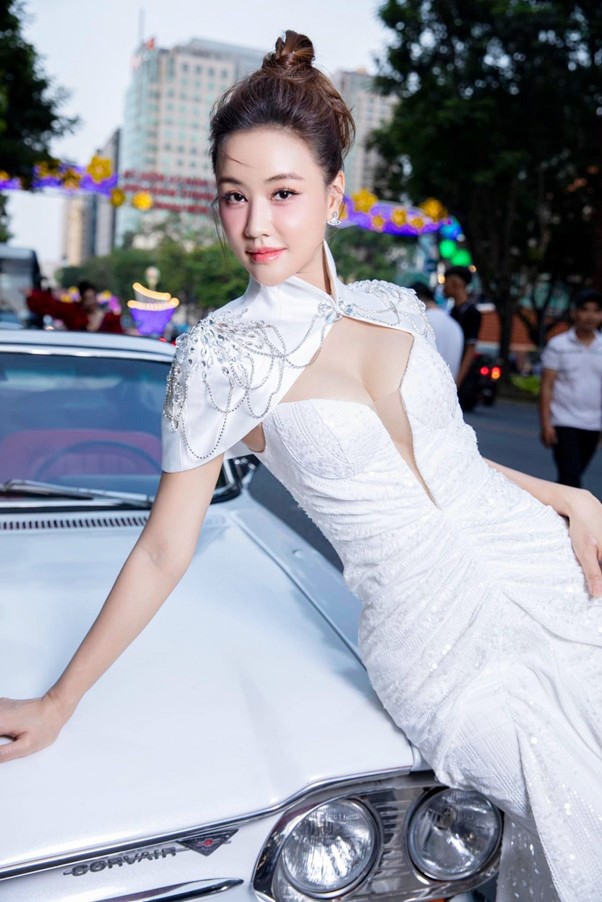 Nhan sắc động lòng người của mỹ nhân Việt đóng liên tiếp nhiều phim lỗ nặng - 10