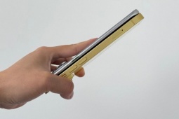 Đây là smartphone màn hình cong mỏng nhất thế giới