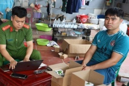 Khởi tố chủ cơ sở sản xuất mỹ phẩm giả đã bán hơn 100.000 đơn hàng trên Shopee, TikTok