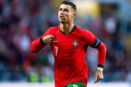 Ronaldo  " mất tích "  ở Al Nassr, vẫn được gọi lên tuyển đá bán kết Nations League