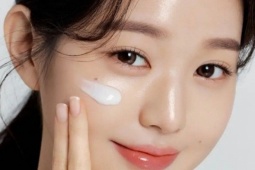 4 việc chăm làm mỗi sáng giúp da căng mịn, ngừa nếp nhăn