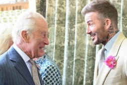 Vua Charles III tặng quà sinh nhật Becks