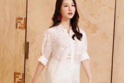 Ca sĩ Nhật Kim Anh, MC Mai Ngọc, vợ Văn Lâm thon gọn sau sinh, nhưng Diễm My mới gây ngỡ ngàng