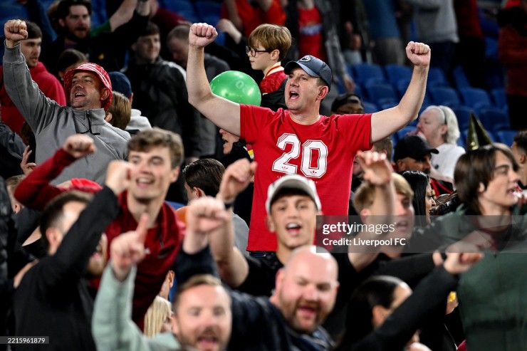 CĐV Liverpool vẫn ăn mừng cuồng nhiệt sau trận thua Brighton