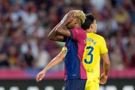 Barcelona chơi tệ nhất sau khi vô địch La Liga, cùng Real thống trị danh hiệu