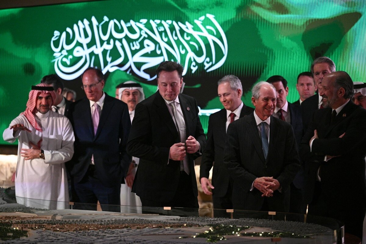 Elon Musk trong chuyến thăm Saudi Arabia tuần trước. 