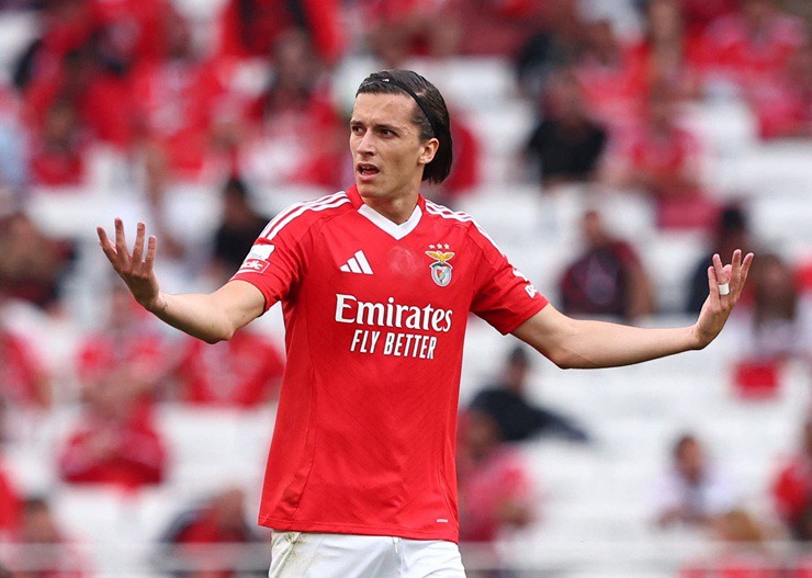 Real Madrid tiến gần chữ ký của Carreras