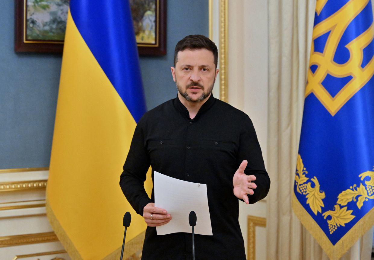 Tổng thống Ukraine Volodymyr Zelensky trả lời họp báo ngày 19/5. Ảnh: AFP.