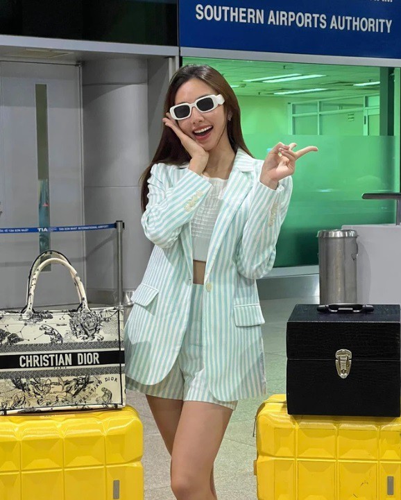 Thùy Tiên thường xuyên xuất hiện với đồ hiệu đắt đỏ