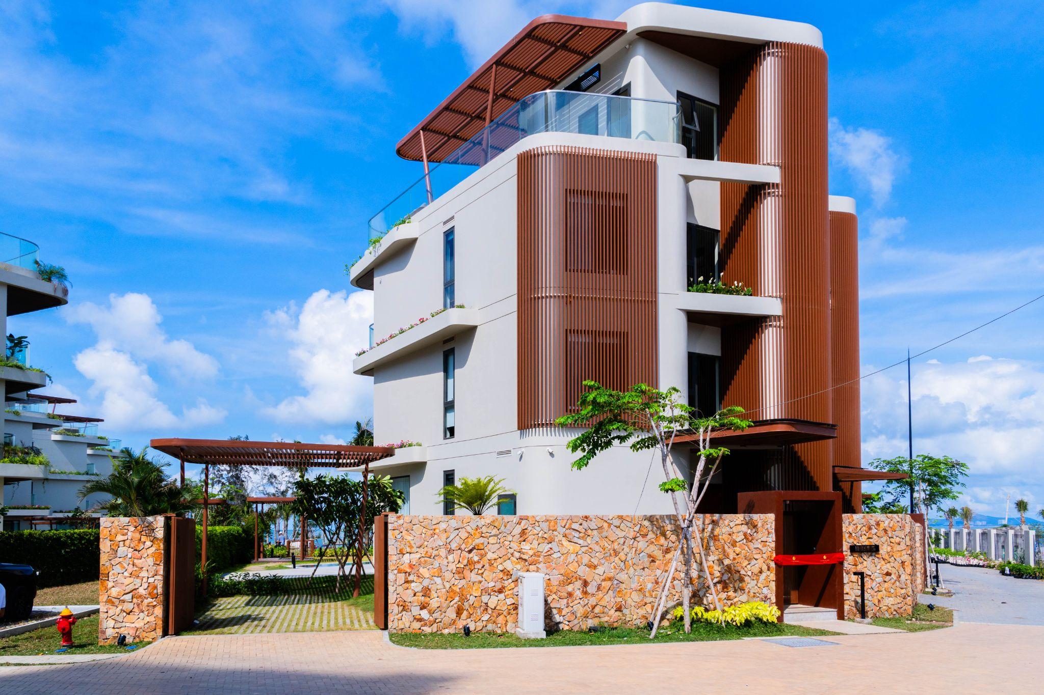 Nằm trong hệ sinh thái Charm Group, biệt thự Charm Resort Long Hải vừa bàn giao cho khách hàng. Ảnh: Charm Group
