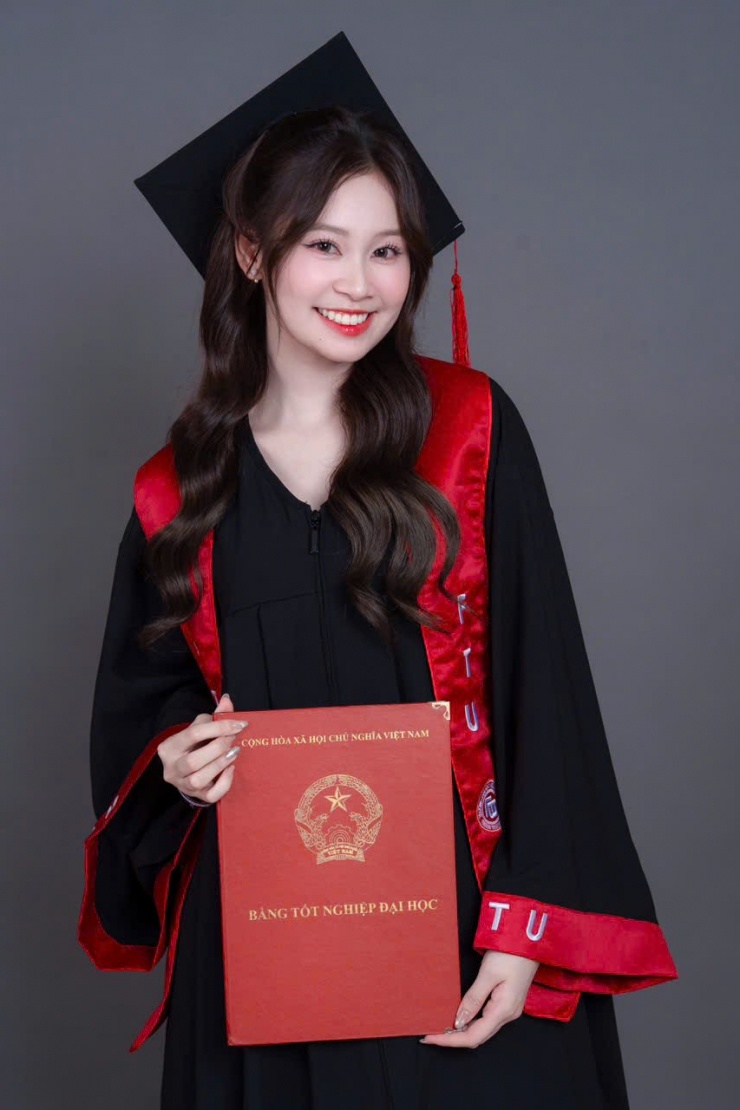 Lê Phương Quyên hiện là tân cử nhân ngành Kinh doanh Quốc tế Khóa 60 của Trường Đại học Ngoại Thương. Ảnh: NVCC