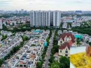 Kinh doanh - Thấy vàng lên giá, định rút nửa sổ tiết kiệm để mua vào, chuyên gia liền cảnh báo điều ít ai để ý