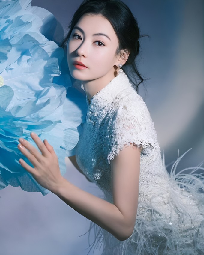 Diễn viên Trương Bá Chi. Ảnh: Weibo