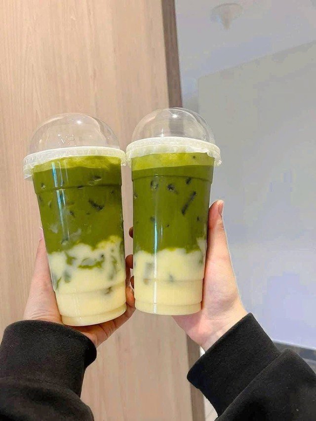 Trong mùa hè oi ả, một ly rau má mát lạnh không chỉ giải khát mà còn là liều “thuốc bổ tự nhiên” cho cơ thể.