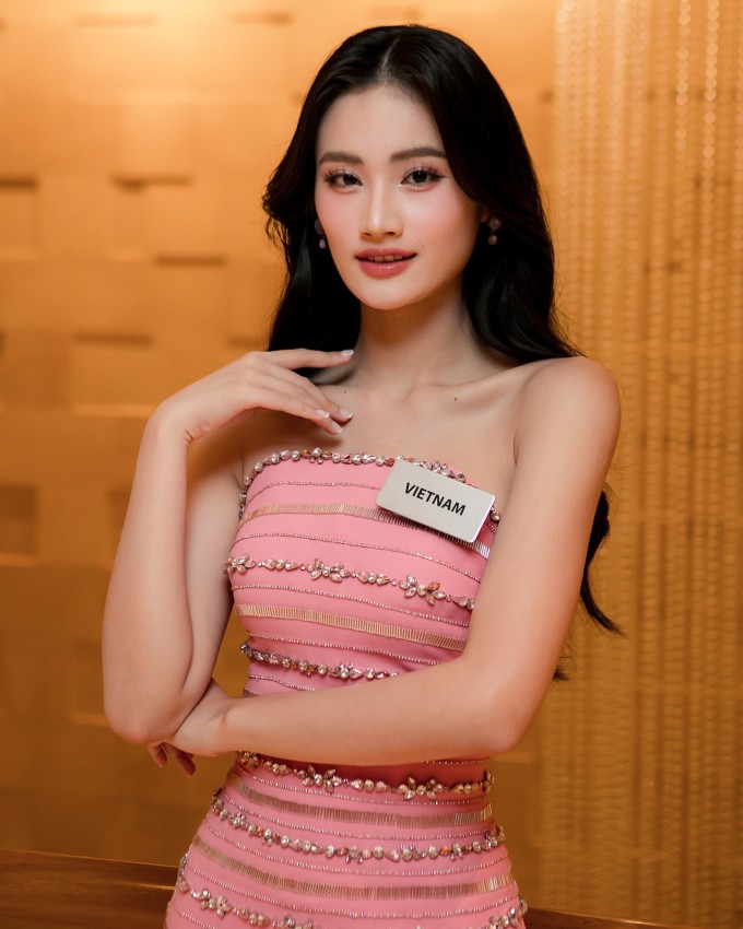 Ý Nhi đang có sự thể hiện tốt tại Miss World, được các chuyên gia sắc đẹp đánh giá cao.