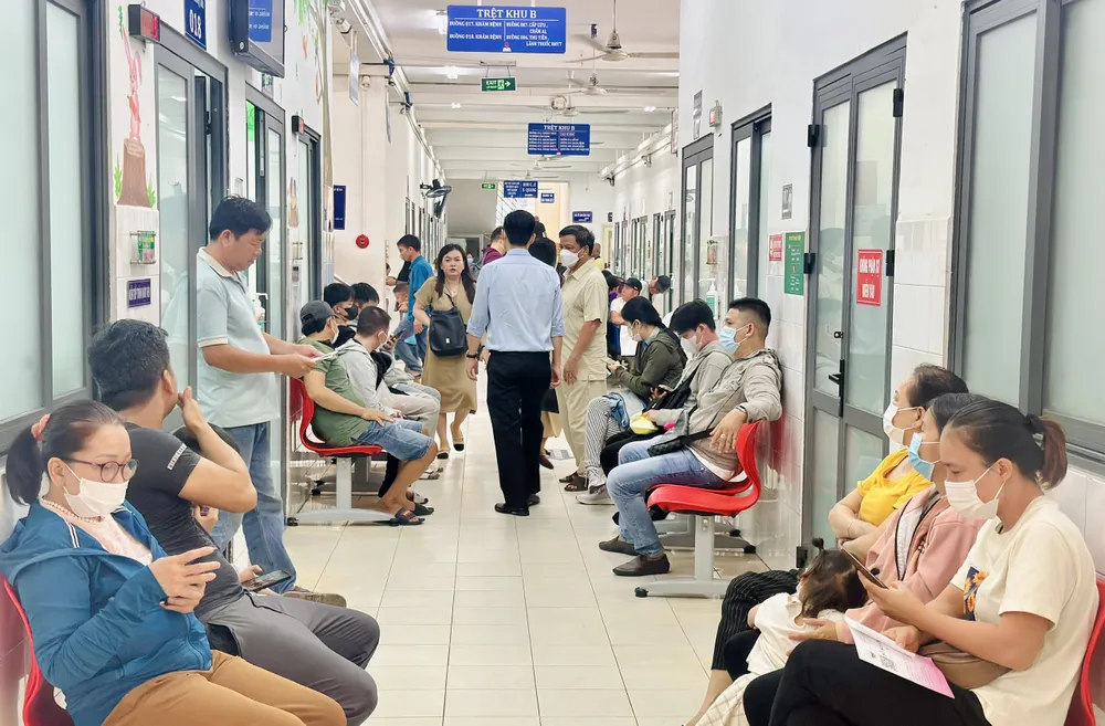 Sở Y tế TP.HCM đề nghị cơ sở y tế tăng cường kiểm soát nhiễm khuẩn, hạn chế tối đa lây lan dịch bệnh COVID-19 trong bệnh viện. Ảnh: THẢO PHƯƠNG
