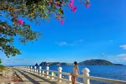 Đảo Bích Đầm  " nàng tiên xanh "  giữa vịnh Nha Trang