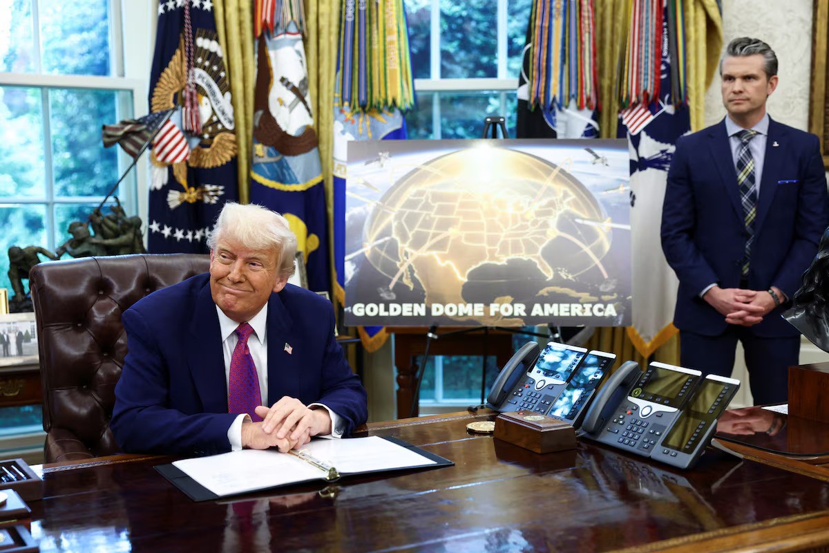 Ông Trump giới thiệu hệ thống phòng thủ tên lửa Vòm Vàng (ảnh: Reuters)