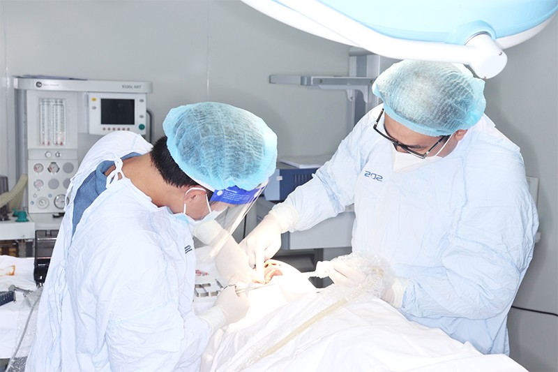 Implant về cơ bản cấu trúc gần giống răng thật