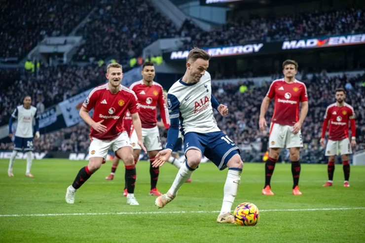 Man United và Tottenham không có thành tích tốt tại Premier League