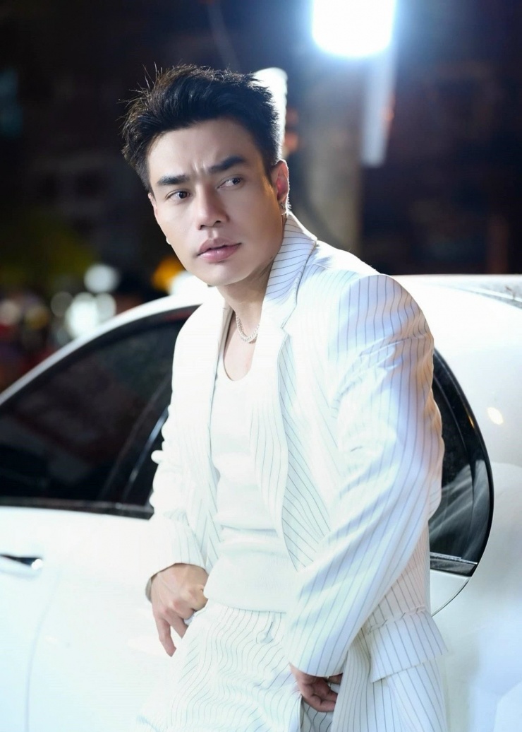 Nam diễn viên tham gia nhiều chương trình truyền hình thực tế gây chú ý như Hai ngày một đêm, đóng một số dự án phim ảnh Bố già, Nhà bà Nữ, Khi ta hai lăm, Bộ tứ báo thủ. Ảnh: FB Lê Dương Bảo Lâm.