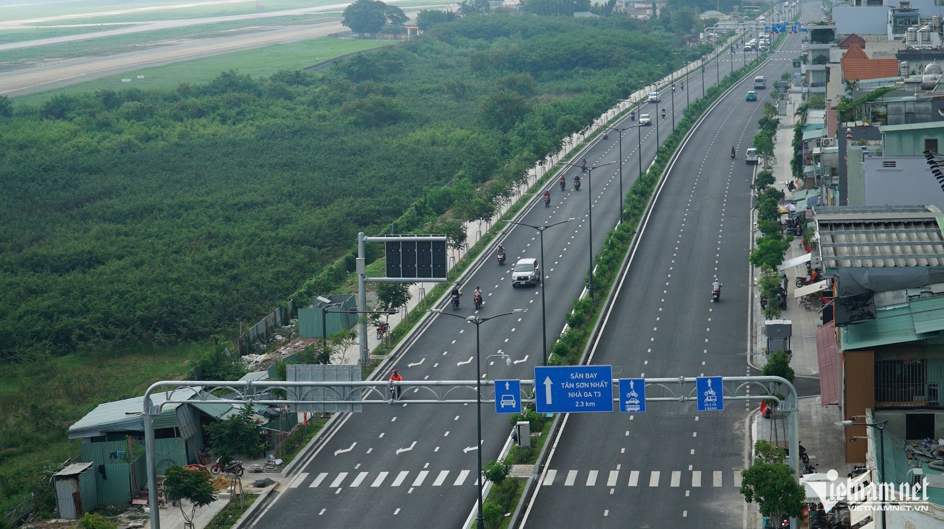 Cảnh đường nối 4.800 tỷ đồng hoành tráng nhưng vắng xe lưu thông. Ảnh: Tuấn Kiệt.