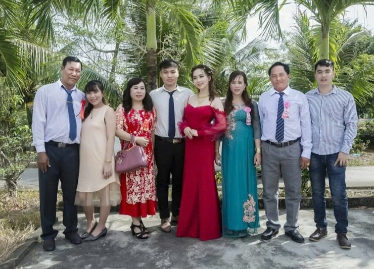 Hai bên gia đình trong đám hỏi của Hoàng My&nbsp;