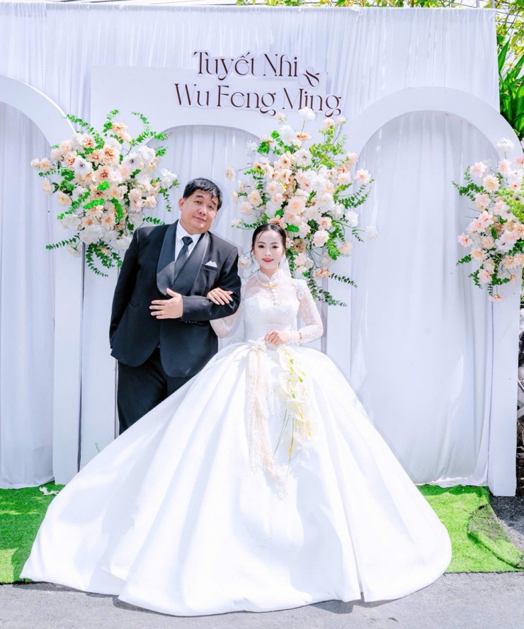 Vợ chồng Nhi hơn kém nhau 22 tuổi&nbsp;