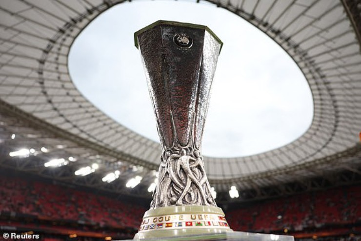 Tin nóng MU đấu Tottenham, chung kết Europa League: Fan "hâm nóng" bầu không khí trên khán đài - 1